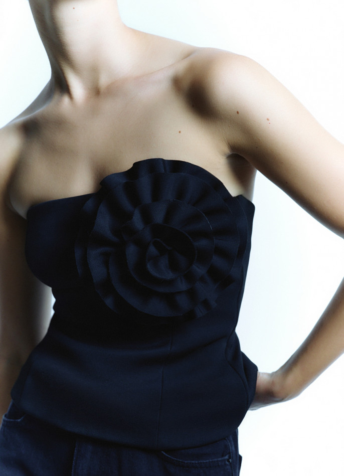 Топ с объёмным декором