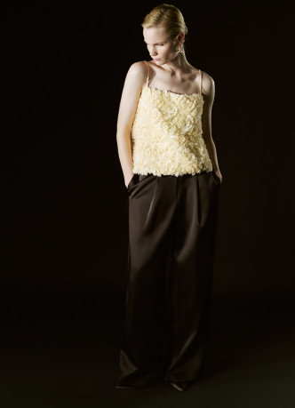 Фактурный топ на бретелях