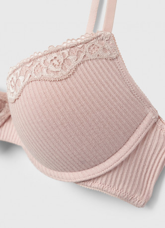 Кружевной бюстгальтер с эффектом пуш-ап