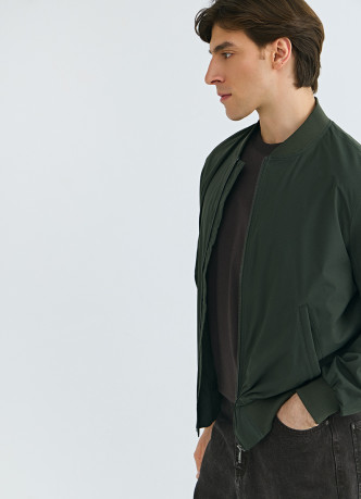 Бомбер на молнии