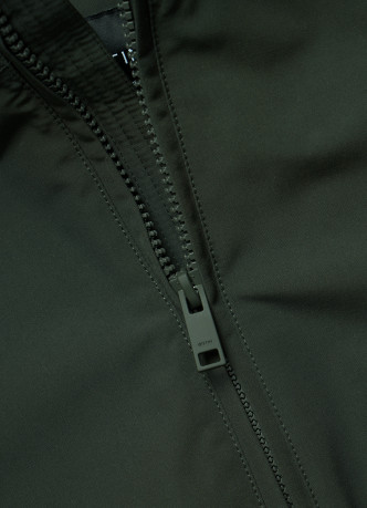 Утеплённая куртка с капюшоном