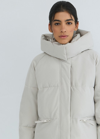 Утеплённая куртка с капюшоном