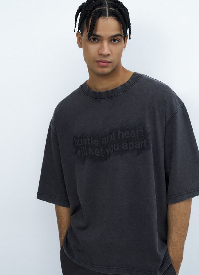 Объёмная футболка с принтом