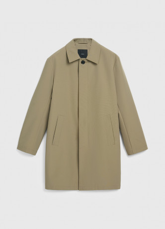 Плащ на пуговицах