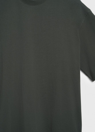 Футболка из плотного хлопка с контрастными деталями