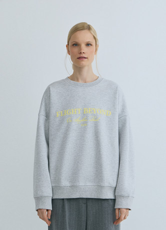 Свитшот с вышивкой