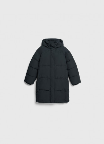 Длинный стёганый пуховик с капюшоном