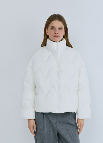 Короткая утеплённая куртка