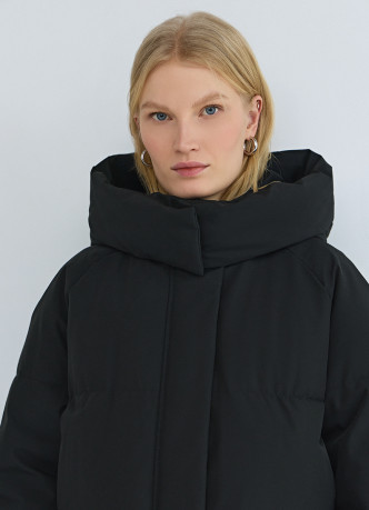 Утеплённая куртка с капюшоном