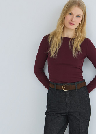 Лонгслив с вырезом лодочкой