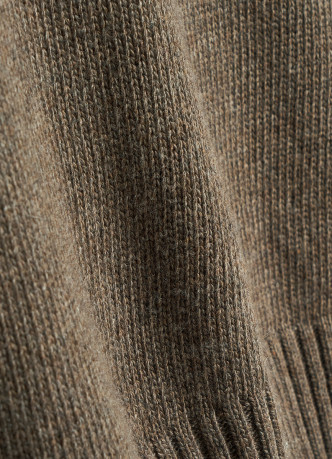 Свитер с содержанием шерсти