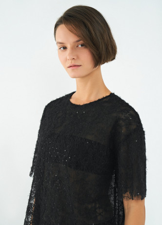 Полупрозрачная ажурная футболка