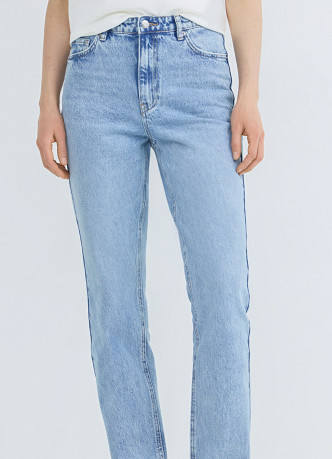Прямые джинсы со средней посадкой