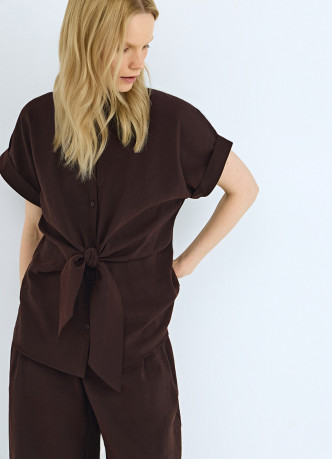 Рубашка с завязками на талии