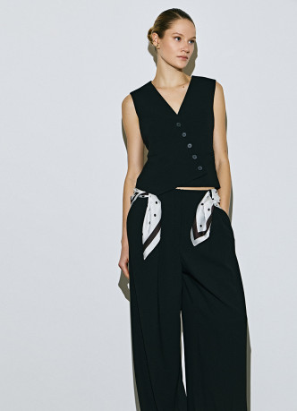 Прямые брюки со складками