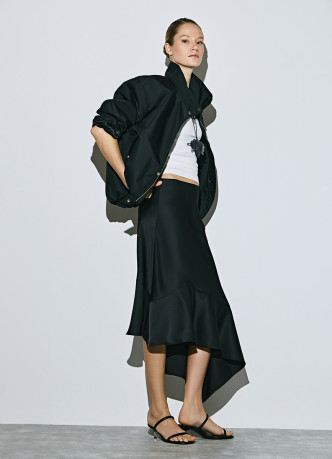 Атласная юбка миди А-силуэта