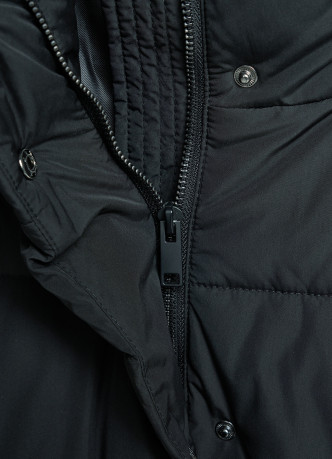 Утеплённая куртка с капюшоном