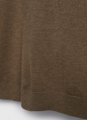 Вязаная футболка из пряжи