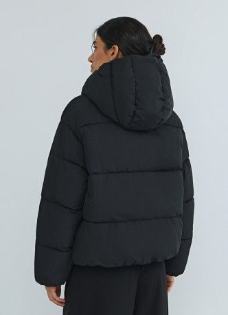 Утеплённая куртка с капюшоном