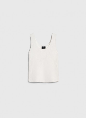 Вязаная майка из мягкой пряжи