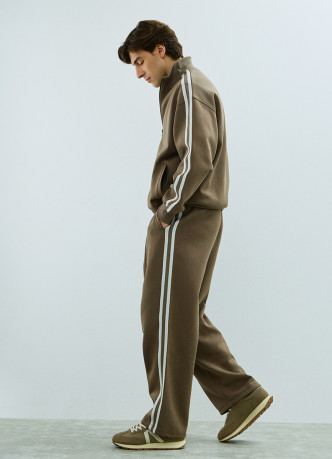 Трикотажные брюки с лампасами