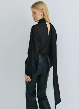 Блузка из шифона с шарфом