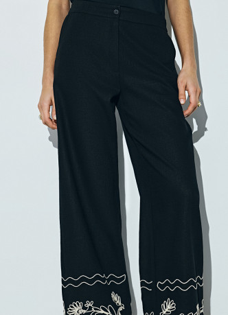 Брюки из вискозы и льна с вышивкой