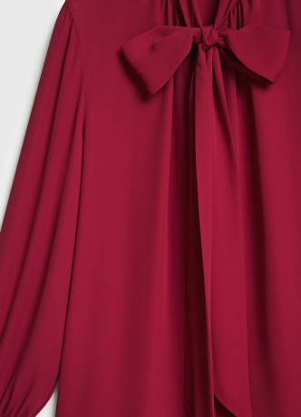 Блузка с шарфом