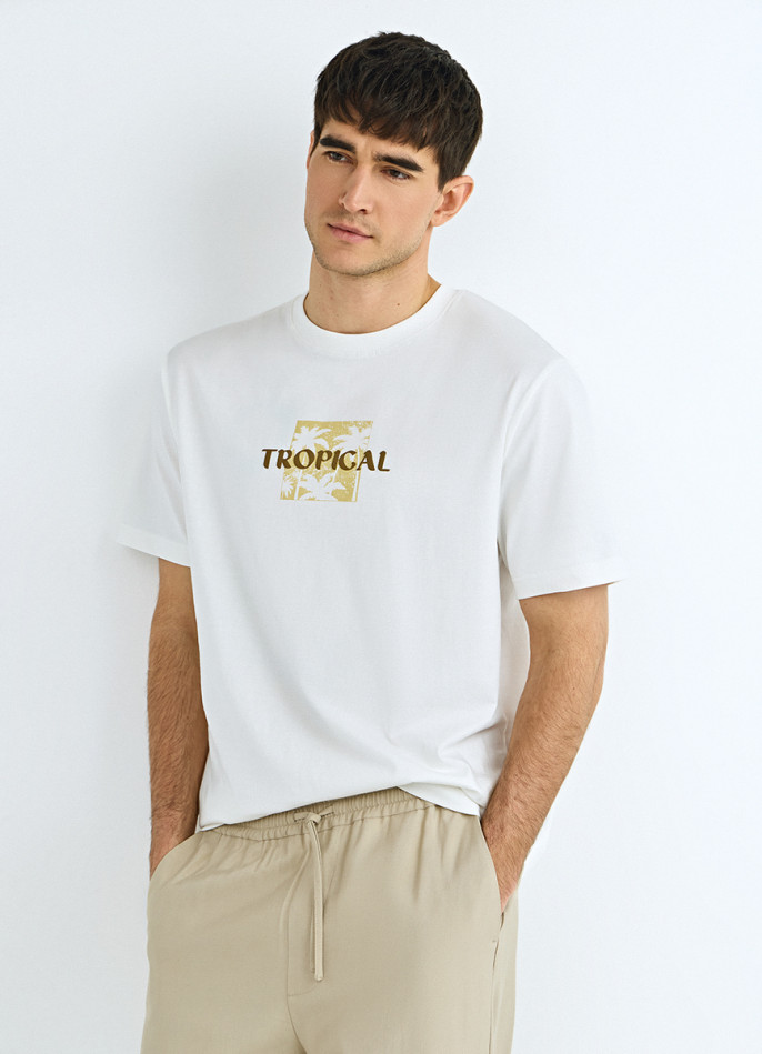 Футболка с тропическим принтом