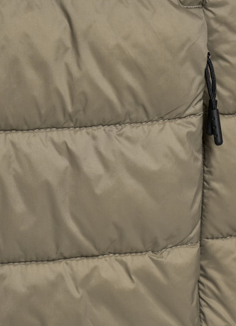 Утеплённая лёгкая куртка с воротником-стойкой