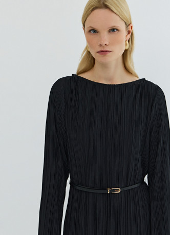 Трикотажное платье с ремнём