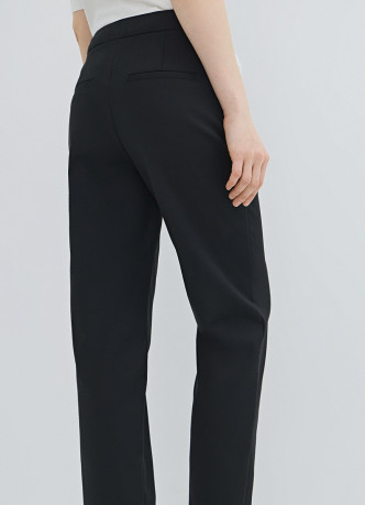 Зауженные прямые брюки