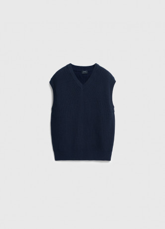 Вязаный жилет