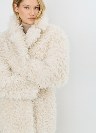 Шуба из искусственного меха