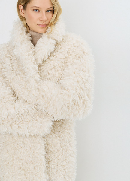 Шуба из искусственного меха Бежевый 9999₽