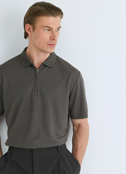 

Поло из техноткани с воротником на молнии, Коричневый