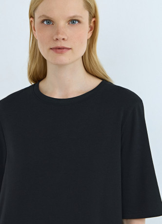 Платье-футболка с разрезом