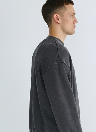 Свитшот с эффектом стирки