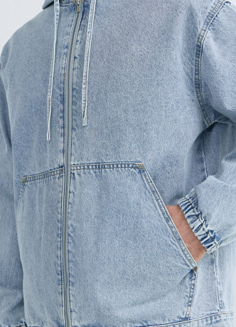 Джинсовая куртка на молнии с капюшоном