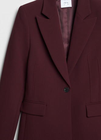 Однобортный приталенный жакет