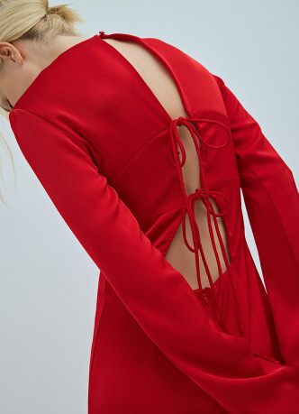 Сатиновое платье с завязками на спине