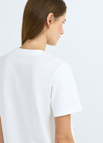 Футболка с цветочным декором