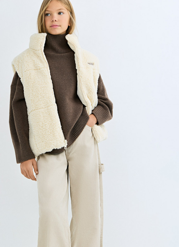 Утеплённый двусторонний жилет для девочек