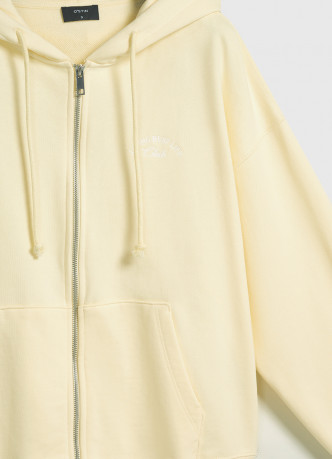 Толстовка на молнии с вышивкой