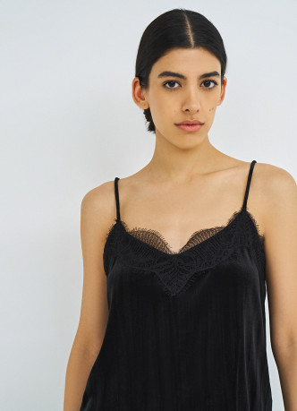 Бархатный топ с кружевом