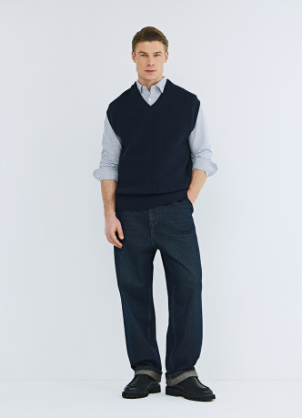 Вязаный жилет