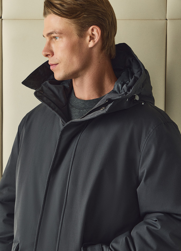 Утеплённая парка с капюшоном