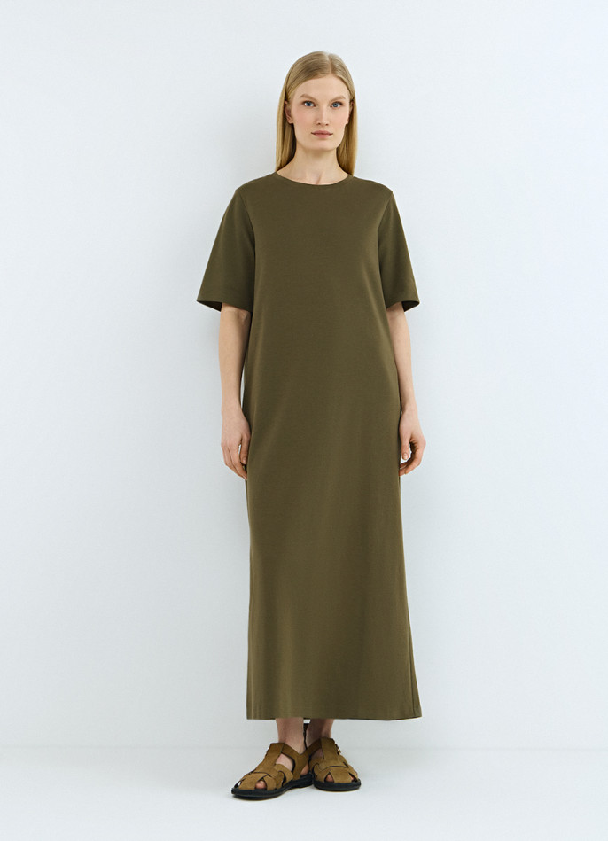 Платье-футболка с разрезом