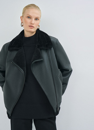 Дублёнка с воротником из искусственного меха