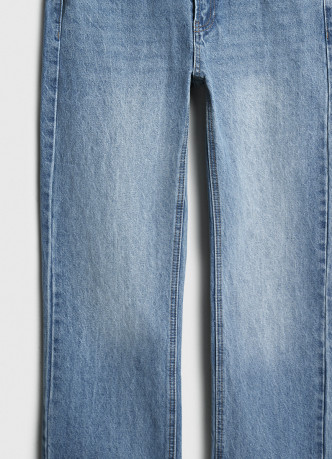 Прямые джинсы с высокой посадкой